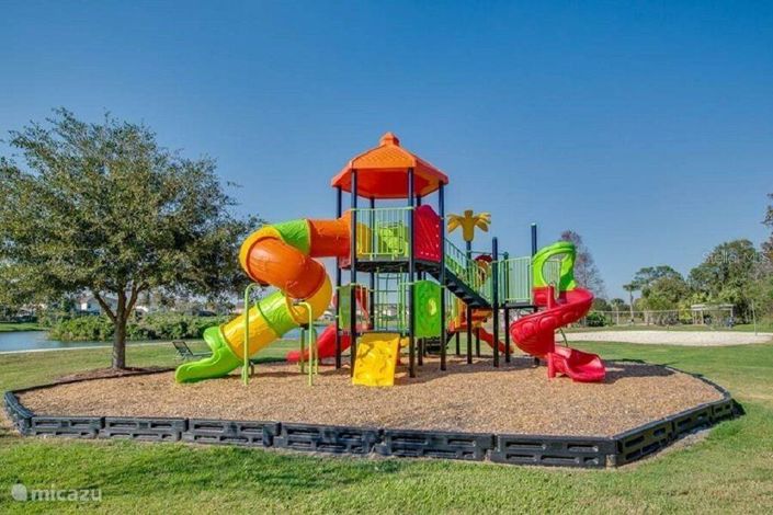 Image No.40-5 Bed Property for sale