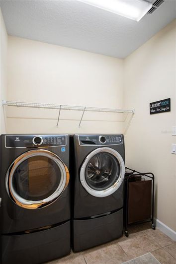 Image No.27-4 Bed Property for sale