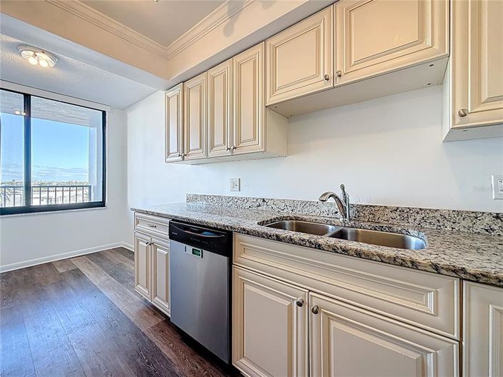 Image No.11-2 Bed Property for sale