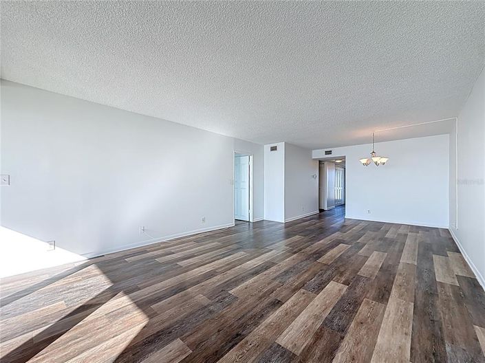 Image No.15-2 Bed Property for sale