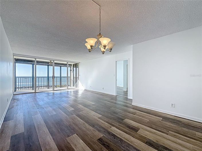 Image No.17-2 Bed Property for sale