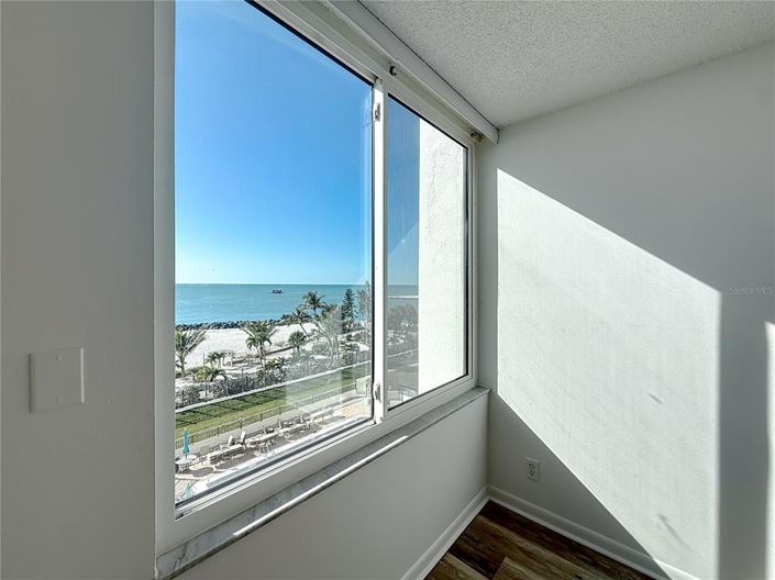 Image No.28-2 Bed Property for sale