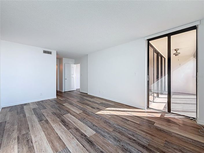 Image No.30-2 Bed Property for sale