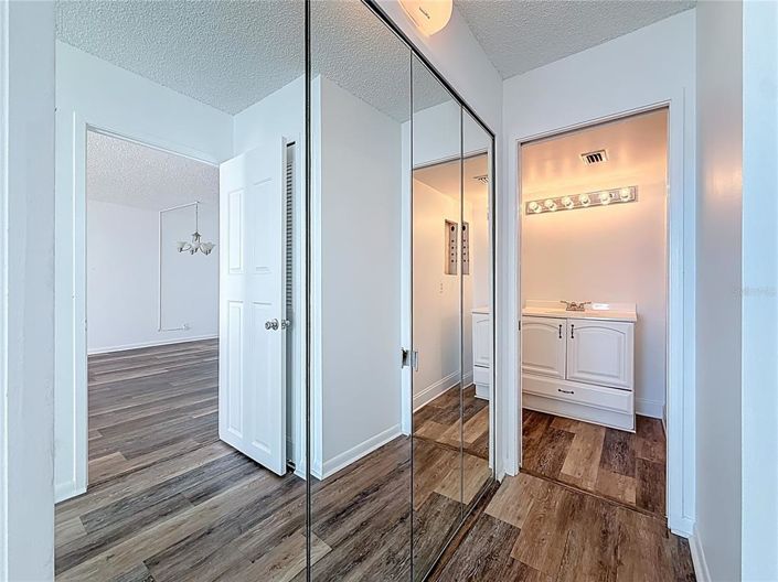 Image No.33-2 Bed Property for sale