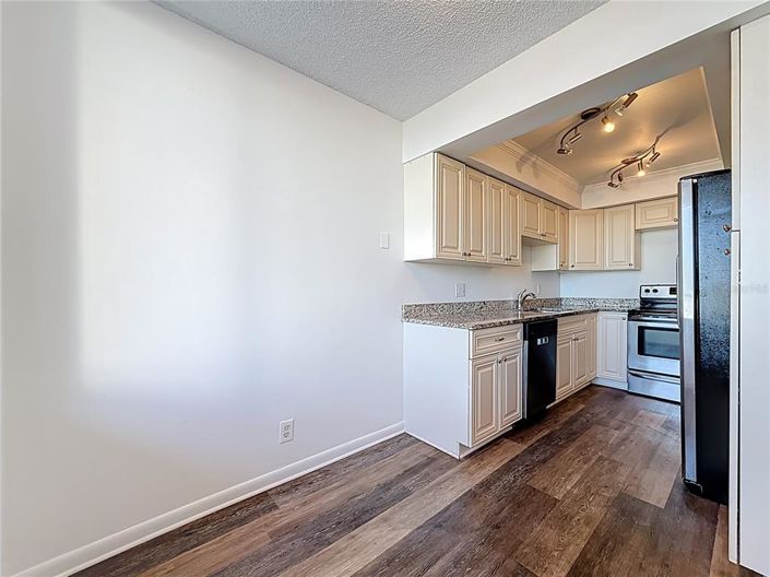 Image No.6-2 Bed Property for sale