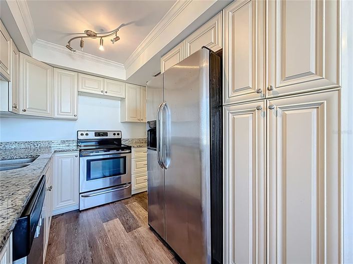 Image No.8-2 Bed Property for sale