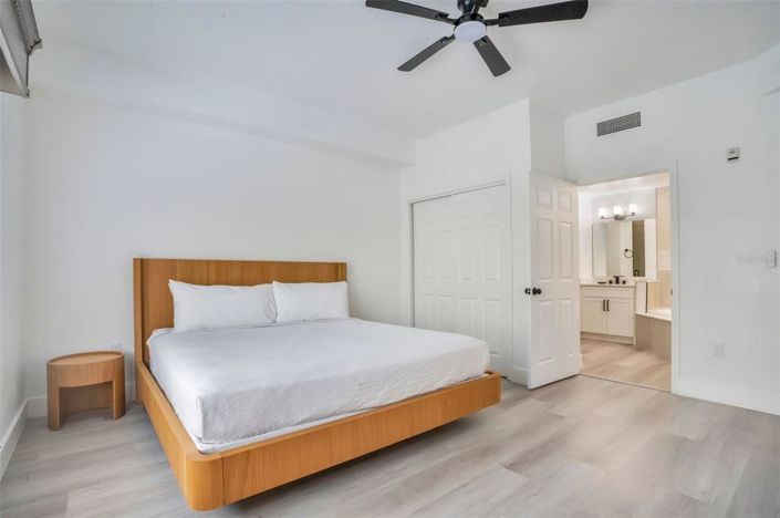 Image No.8-3 Bed Property for sale