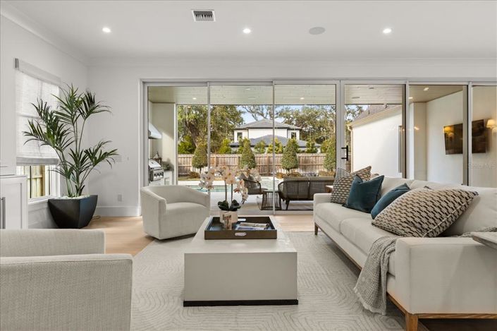 Image No.16-4 Bed Property for sale