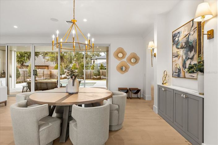 Image No.19-4 Bed Property for sale