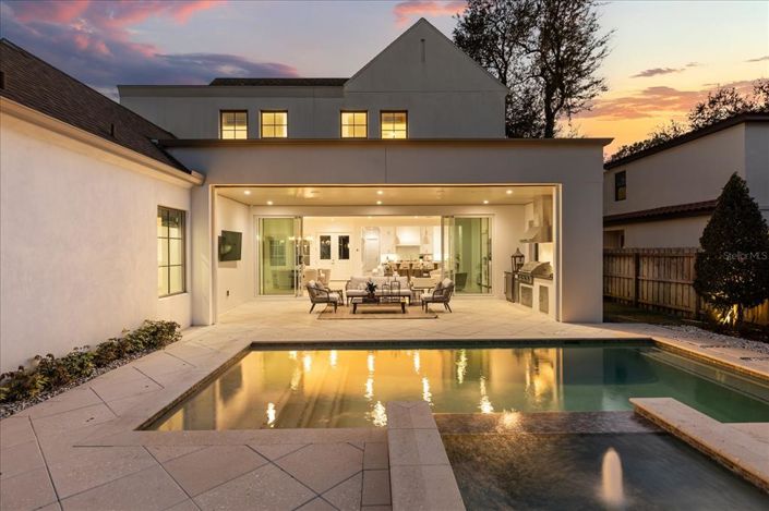 Image No.26-4 Bed Property for sale