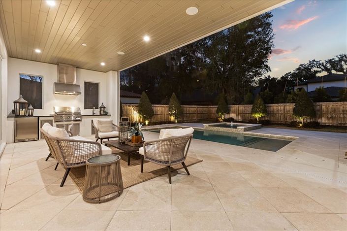 Image No.28-4 Bed Property for sale