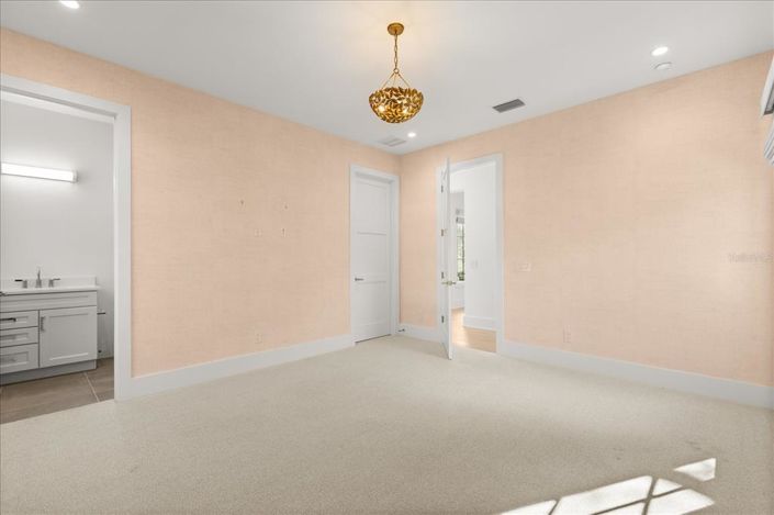 Image No.53-4 Bed Property for sale