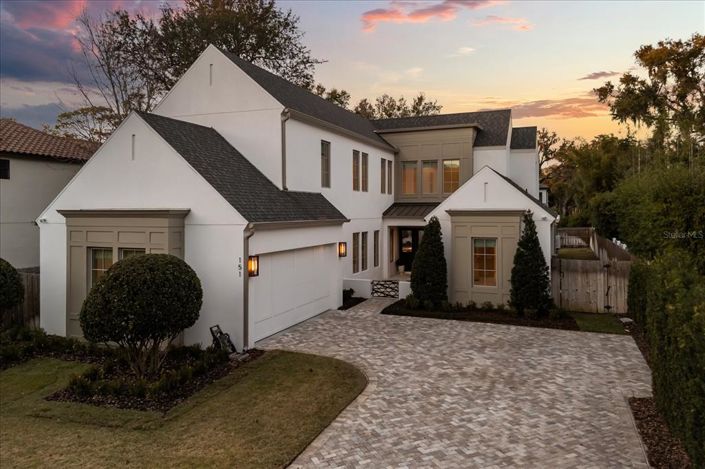 Image No.9-4 Bed Property for sale