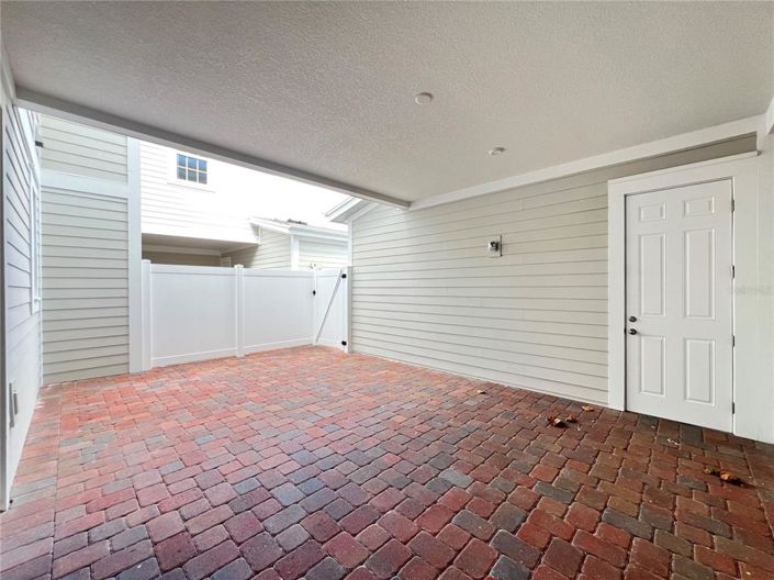 Image No.20-3 Bed Townhouse for sale