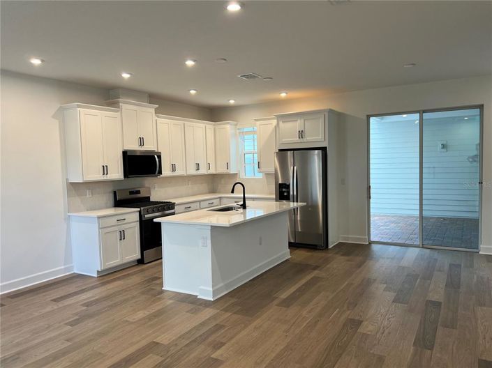 Image No.6-3 Bed Townhouse for sale