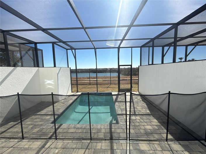 Image No.24-6 Bed Townhouse for sale