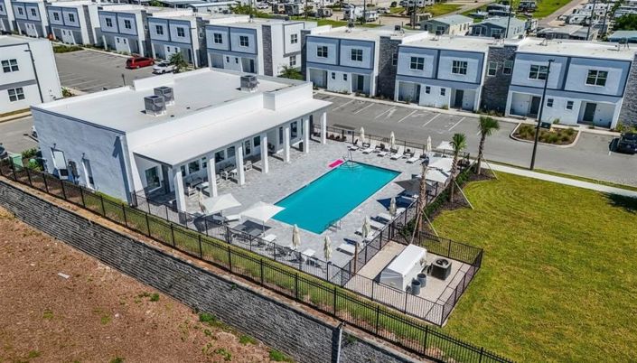 Image No.29-6 Bed Townhouse for sale