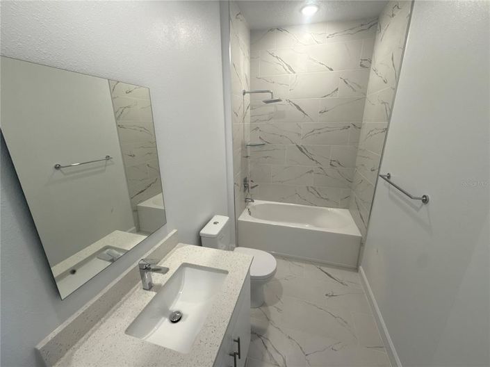 Image No.15-5 Bed Townhouse for sale