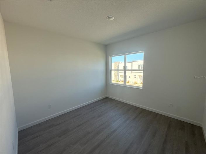 Image No.17-5 Bed Townhouse for sale