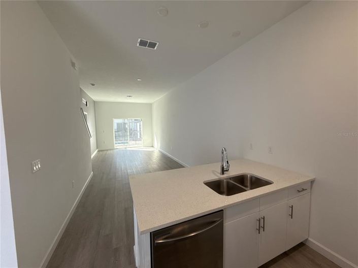 Image No.5-5 Bed Townhouse for sale