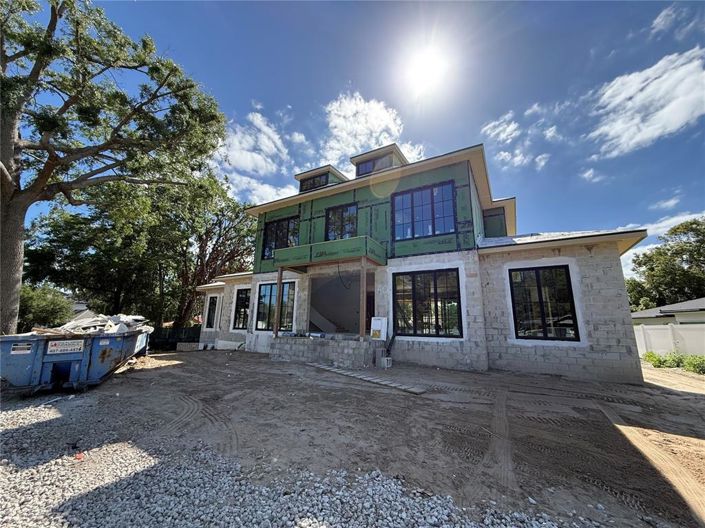 Image No.14-5 Bed Property for sale
