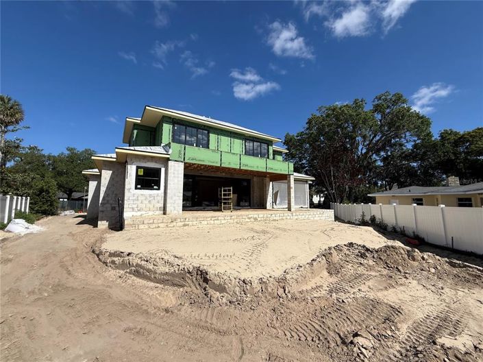 Image No.17-5 Bed Property for sale