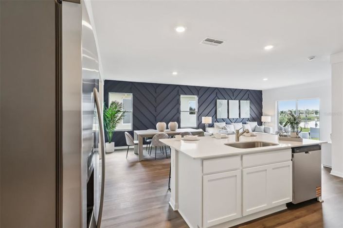 Image No.12-5 Bed Property for sale