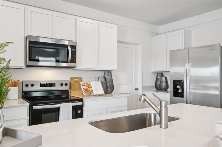 Image No.14-5 Bed Property for sale