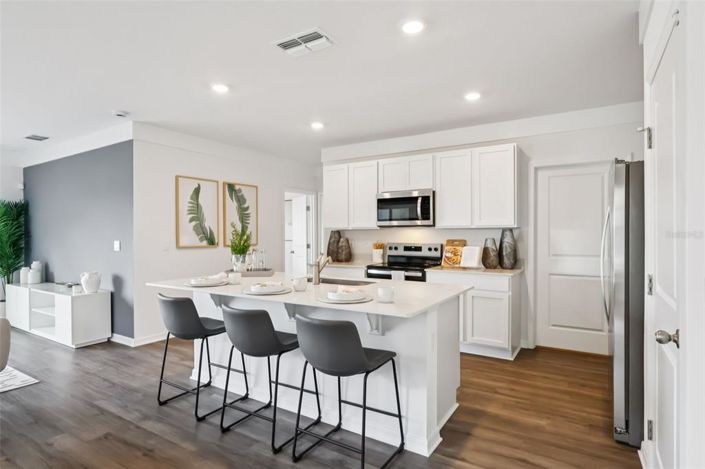 Image No.9-5 Bed Property for sale