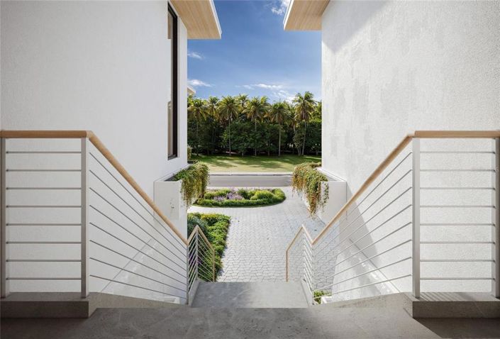 Image No.8-5 Bed Property for sale