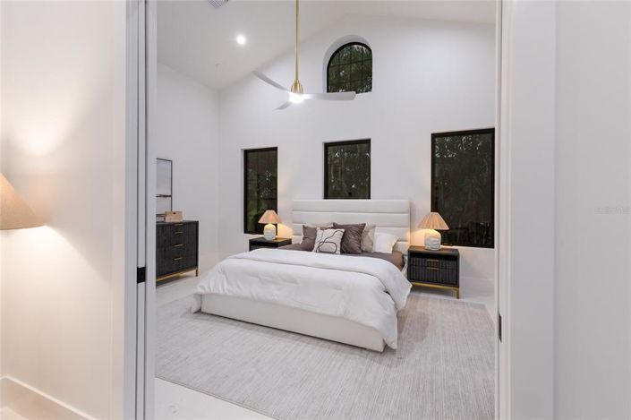 Image No.13-4 Bed Property for sale