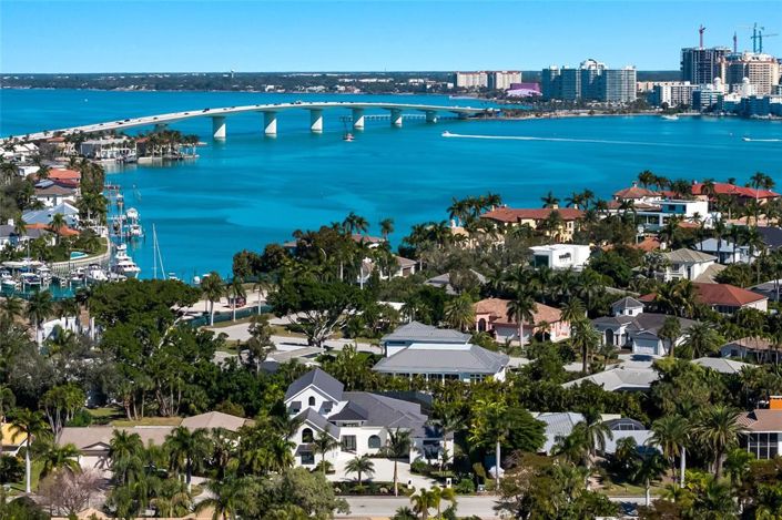 Image No.20-4 Bed Property for sale