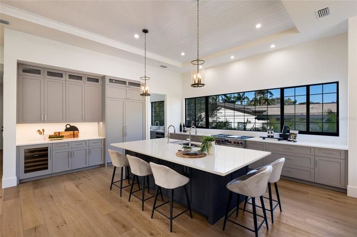 Image No.27-4 Bed Property for sale