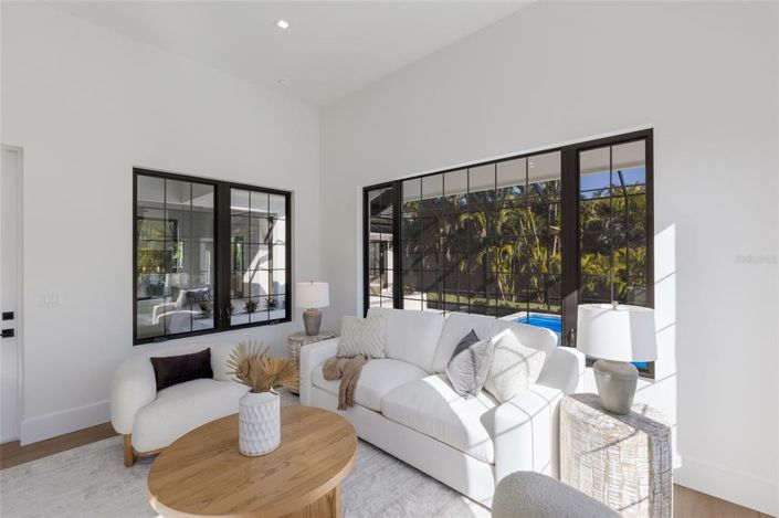 Image No.35-4 Bed Property for sale