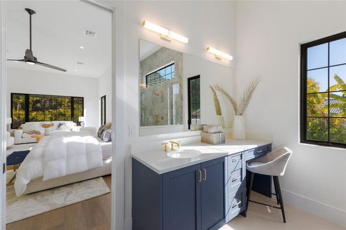 Image No.37-4 Bed Property for sale