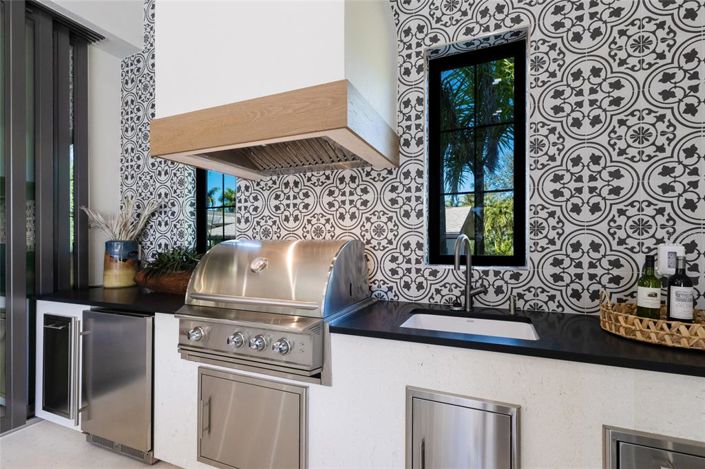 Image No.48-4 Bed Property for sale