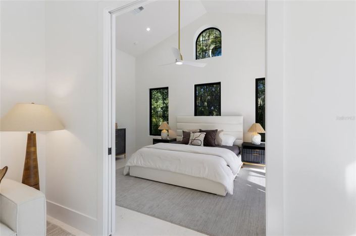 Image No.50-4 Bed Property for sale