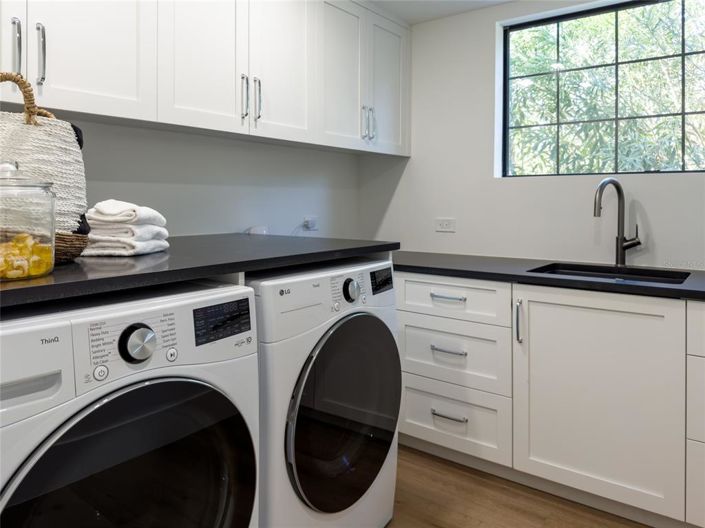 Image No.53-4 Bed Property for sale