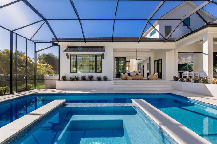 Image No.55-4 Bed Property for sale