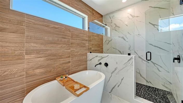 Image No.41-4 Bed Property for sale