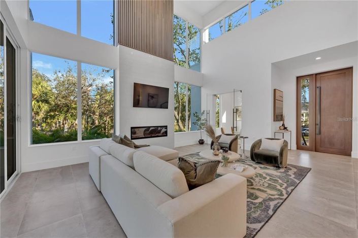 Image No.12-4 Bed Property for sale