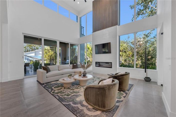 Image No.18-4 Bed Property for sale