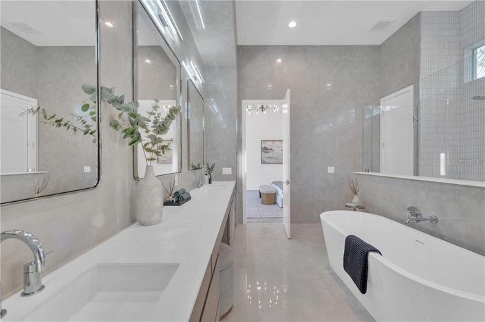 Image No.42-4 Bed Property for sale