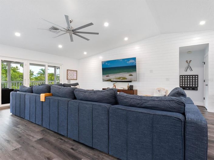 Image No.11-5 Bed Property for sale