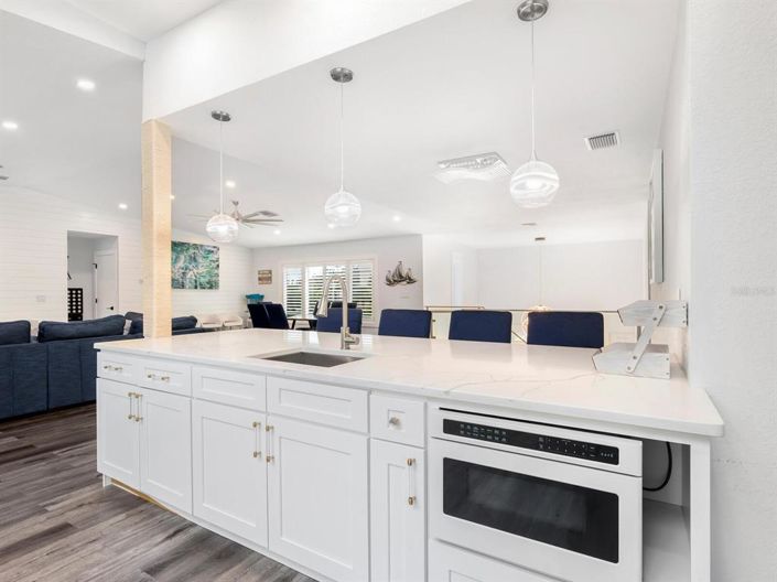 Image No.17-5 Bed Property for sale