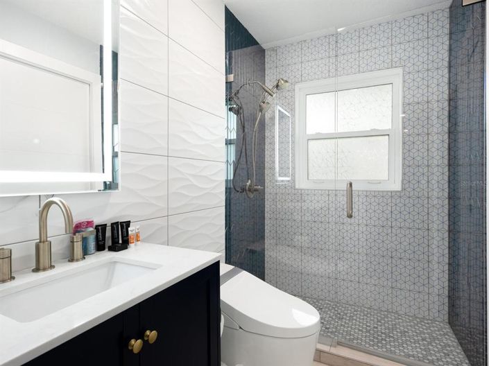 Image No.30-5 Bed Property for sale