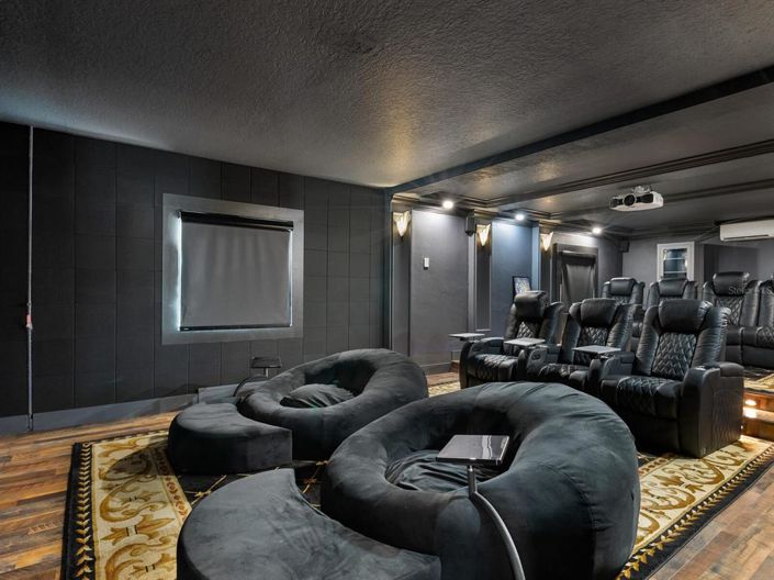 Image No.33-5 Bed Property for sale