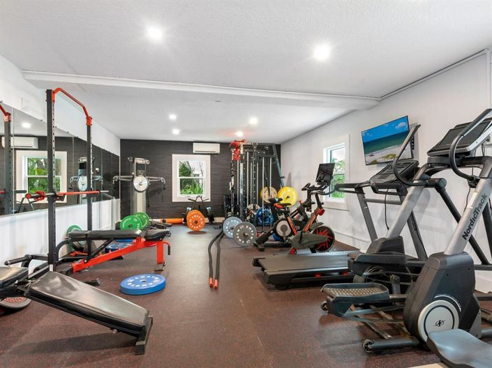 Image No.37-5 Bed Property for sale