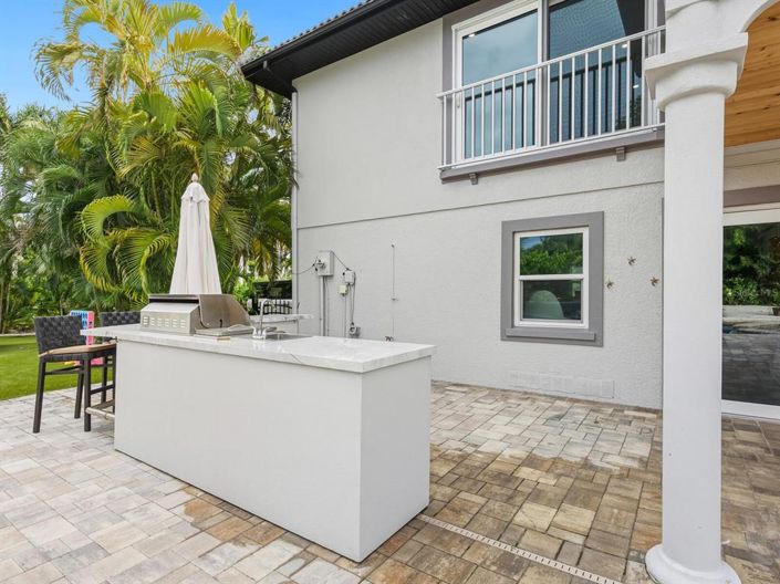 Image No.42-5 Bed Property for sale