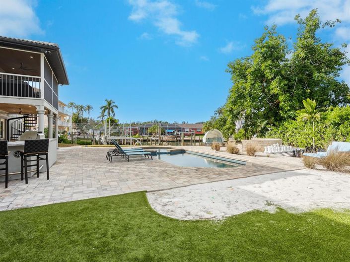 Image No.43-5 Bed Property for sale